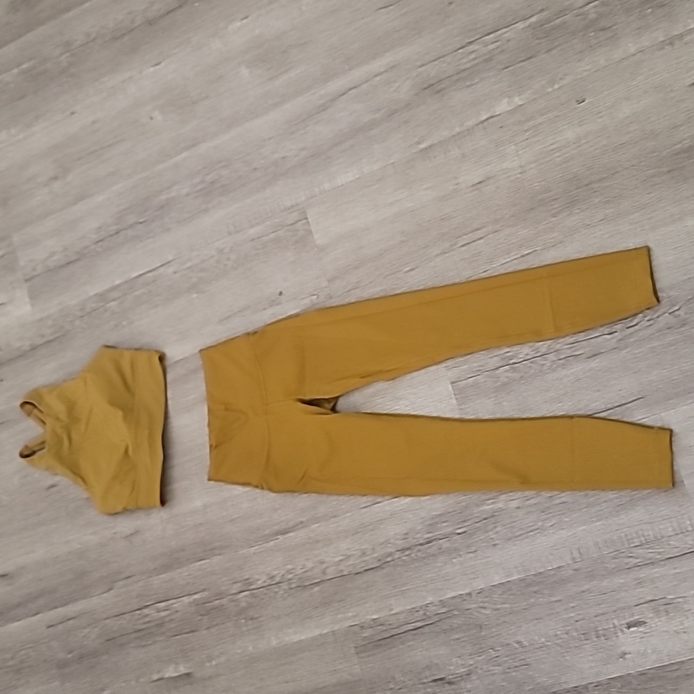 Lululemon legging bra set